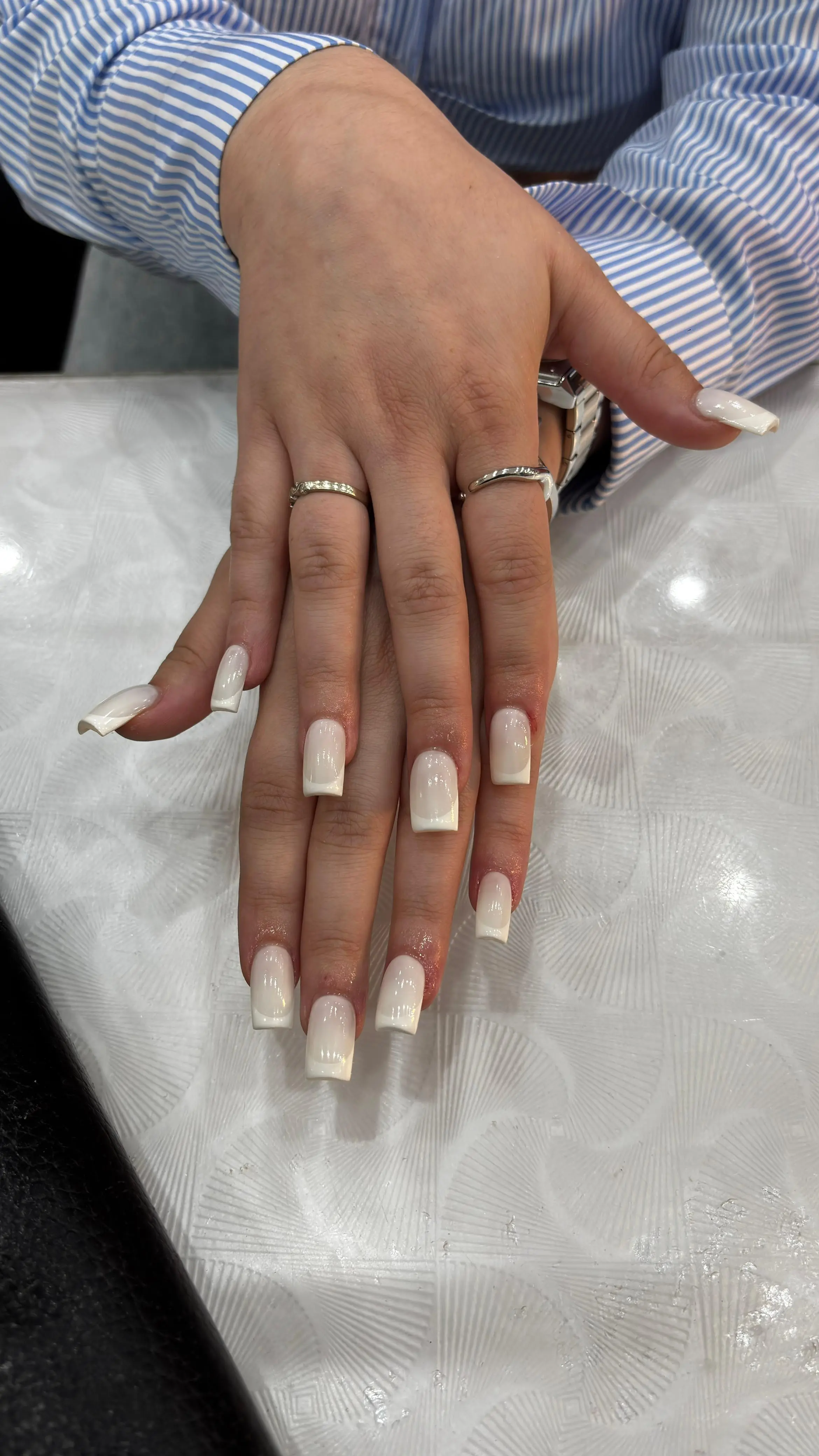 Prestation manucure french manucure